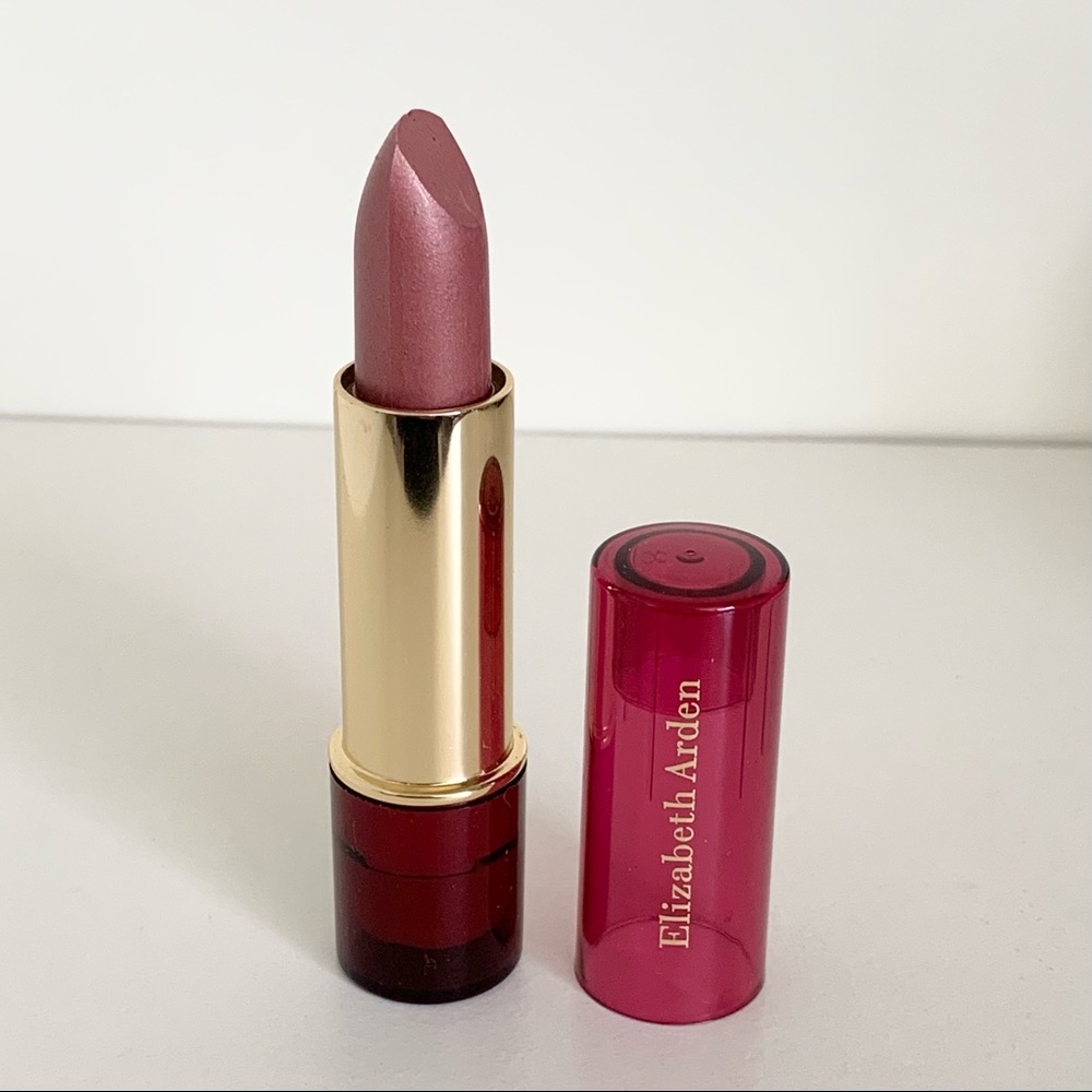 Hold NWOT  Elizabeth Arden Dusty rose lipstick